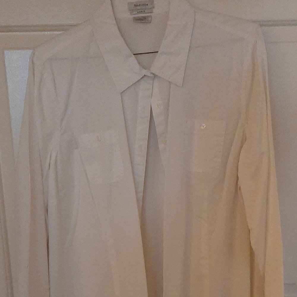 🌟3 for $21🌟 Women's VanvHeusen 2XL white fitted dress shirt